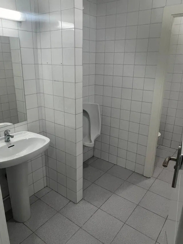 Baño equipado para huéspedes